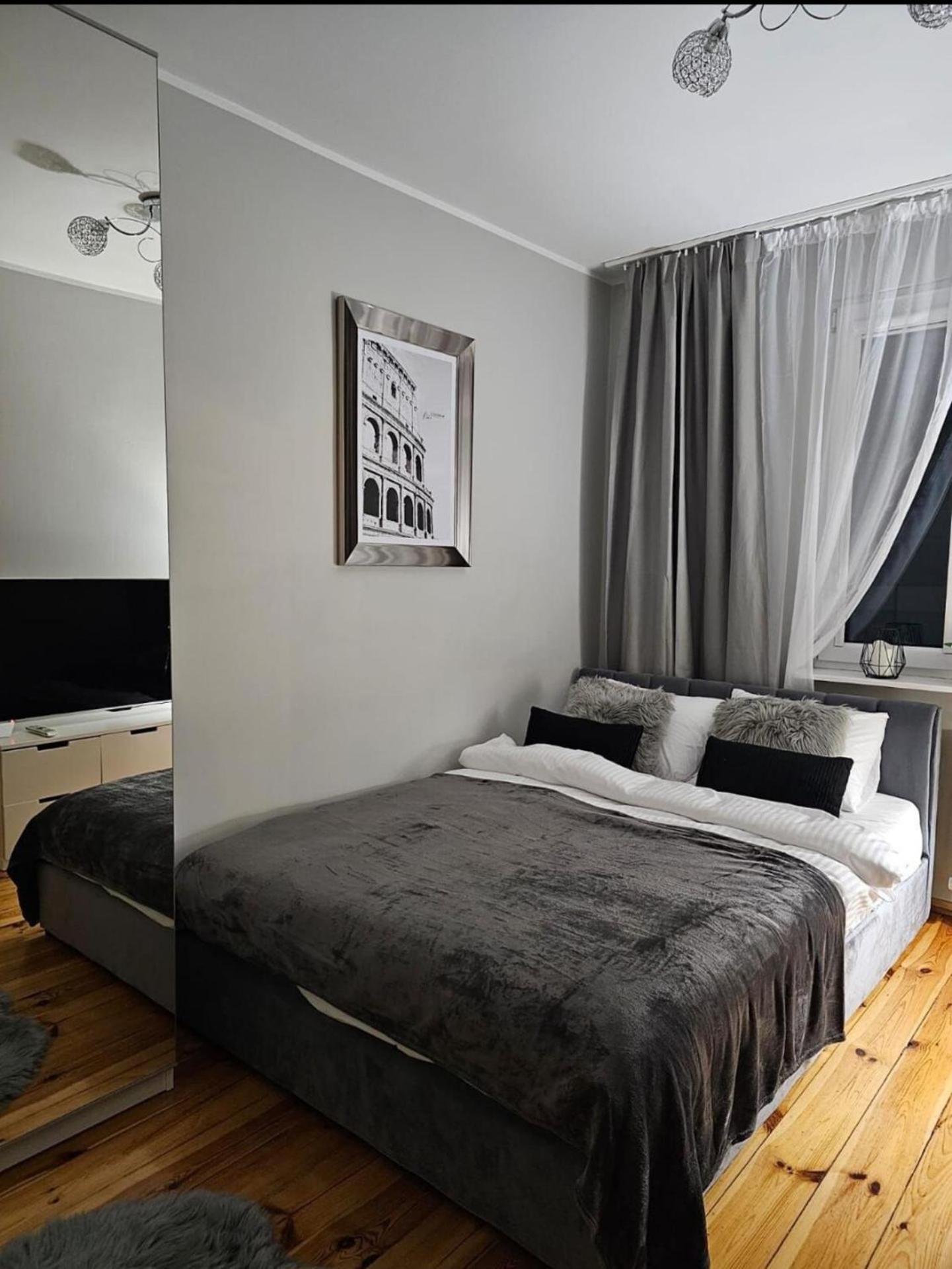 Apartment In Zyrardow 10Min To Suntago Dış mekan fotoğraf