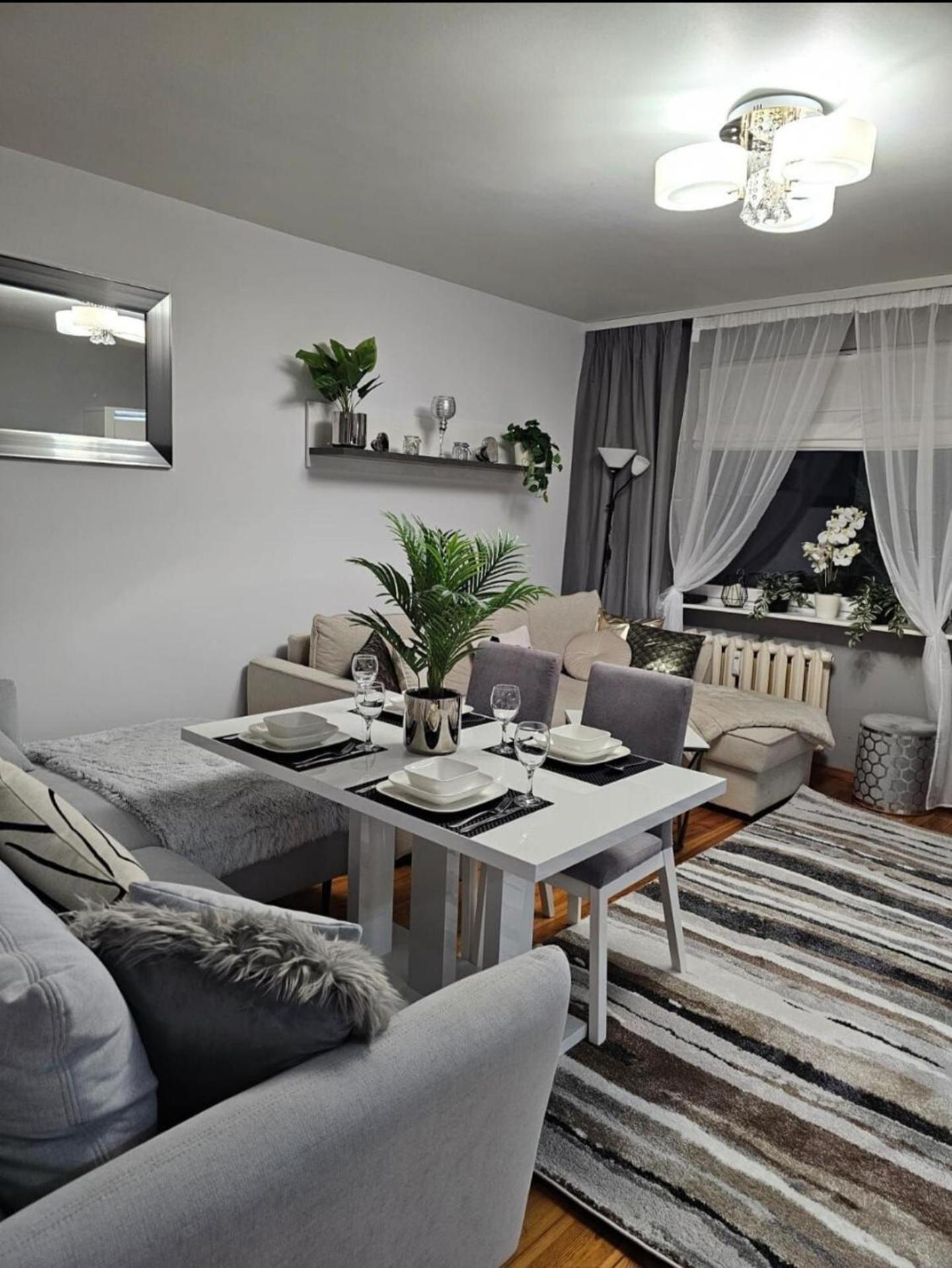 Apartment In Zyrardow 10Min To Suntago Dış mekan fotoğraf