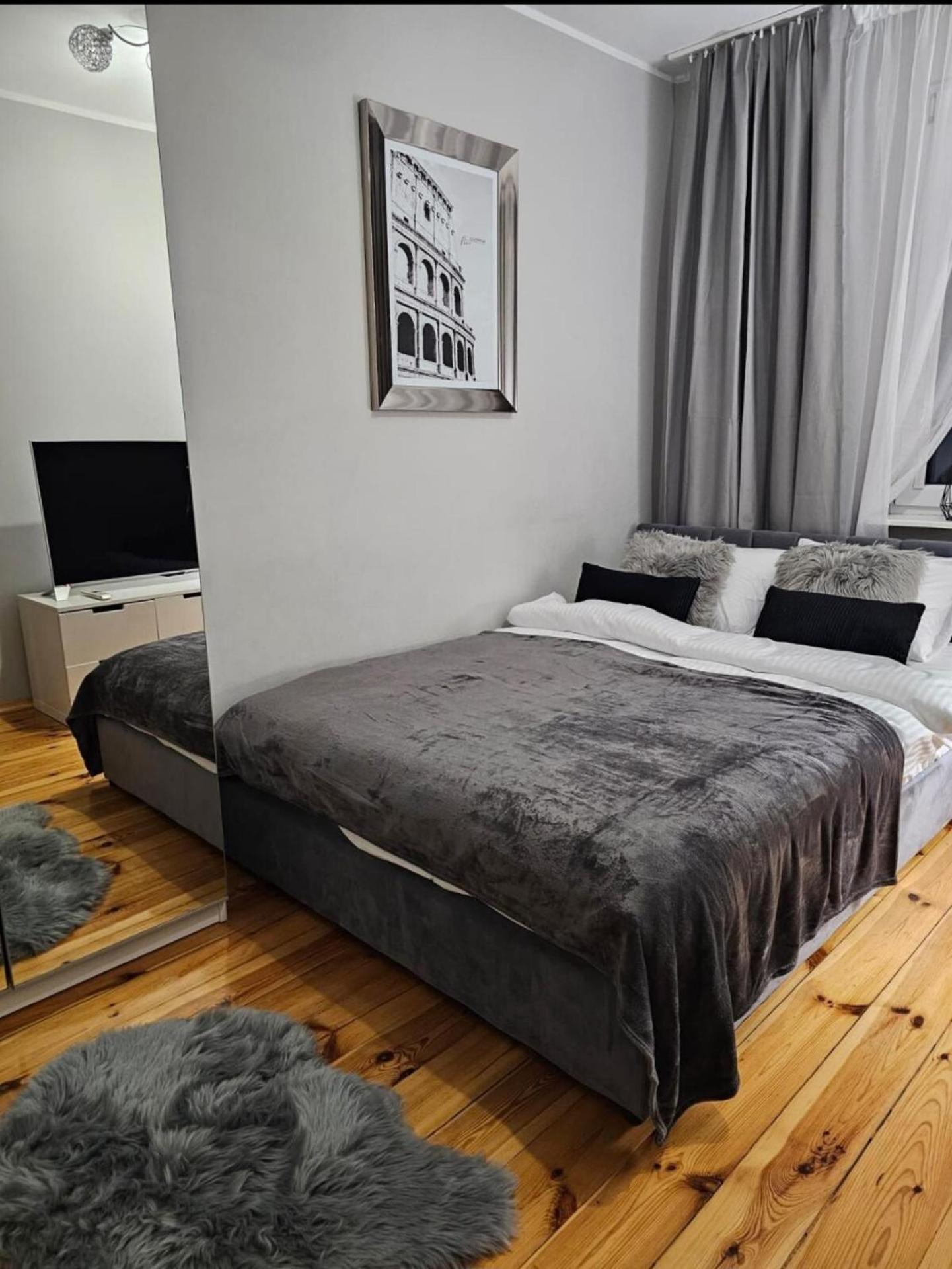 Apartment In Zyrardow 10Min To Suntago Dış mekan fotoğraf